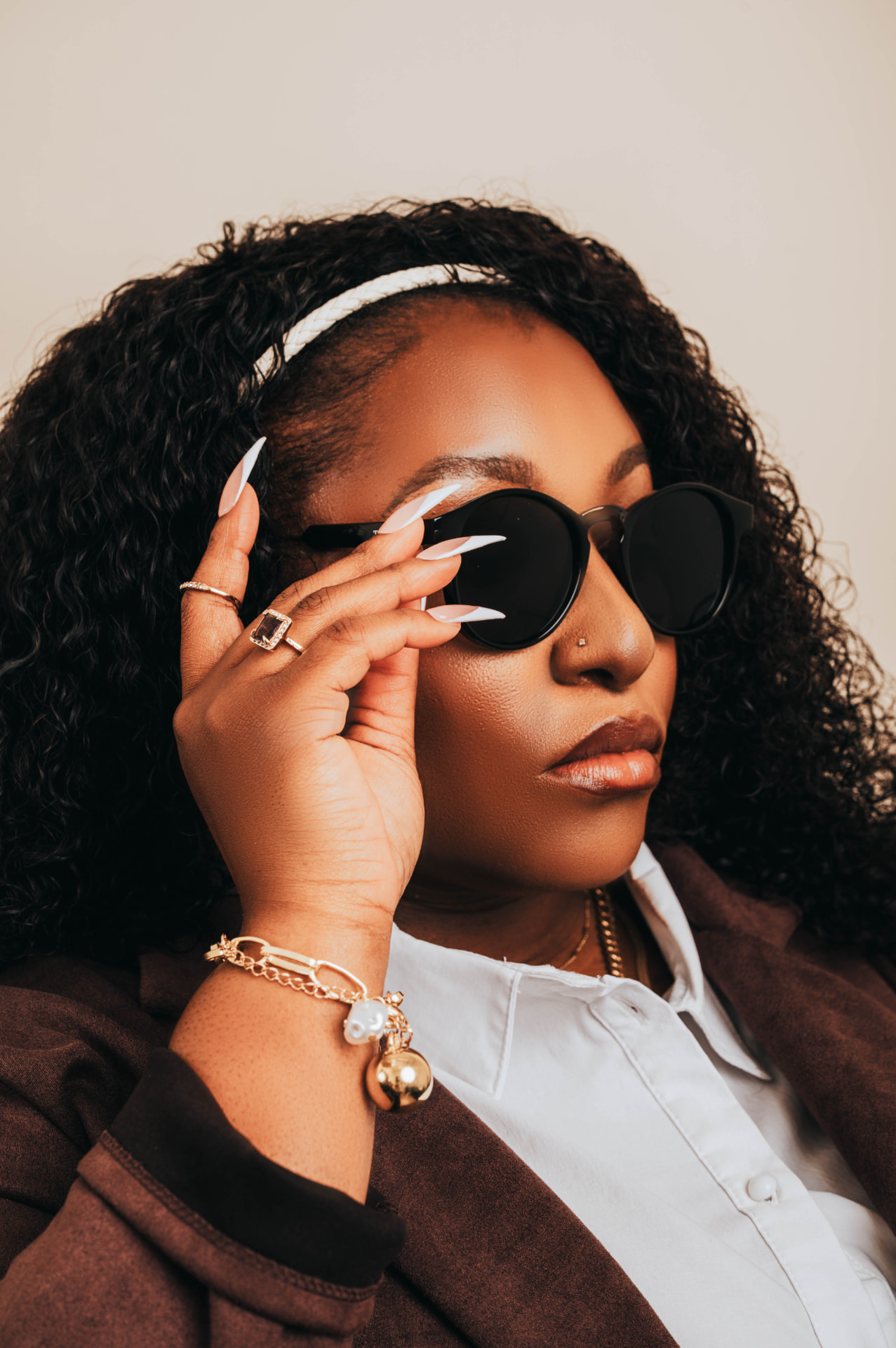 TIPZEE press-on nails for boardroom power
